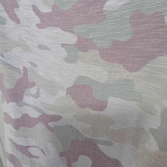 Old Navy Luxe Large Camo V Neck T Shirt Pink White Gray SOFT! - Picture 9 of 12